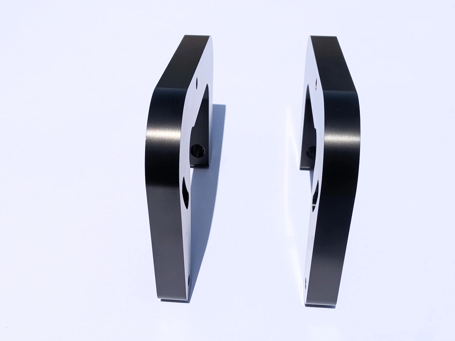 Adapter mit breiten Klemmbügeln für die TEMO·1000 Motorhalterung