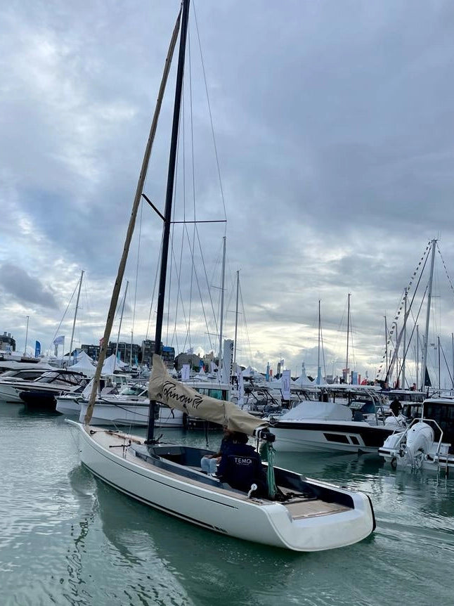 Voilier Tofinou entrant au port équipé d'un POD TEMO