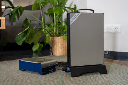 Chargeur de domicile 8 A pour batterie TEMO de la gamme SEASIDE avec la batterie.