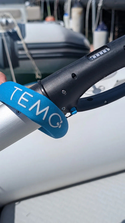 Emplacement de la clé magnétique sur le hors-bord TEMO·450.