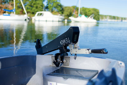 700 W_electric boat motor on tender