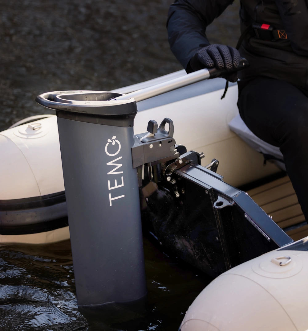 Moteur TEMO·1000 en utilisation sur un semi-rigide Highfield