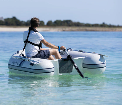 Navigation en annexe avec le hors-bord TEMO·450 édition carbon