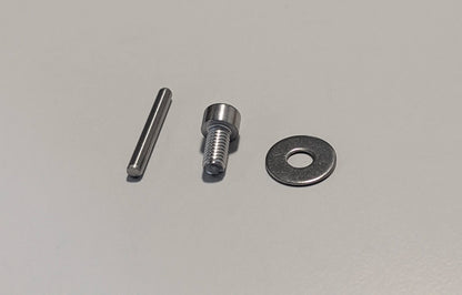 Présentation de la visserie présente dans le lot pour moteur hors-bord TEMO·450