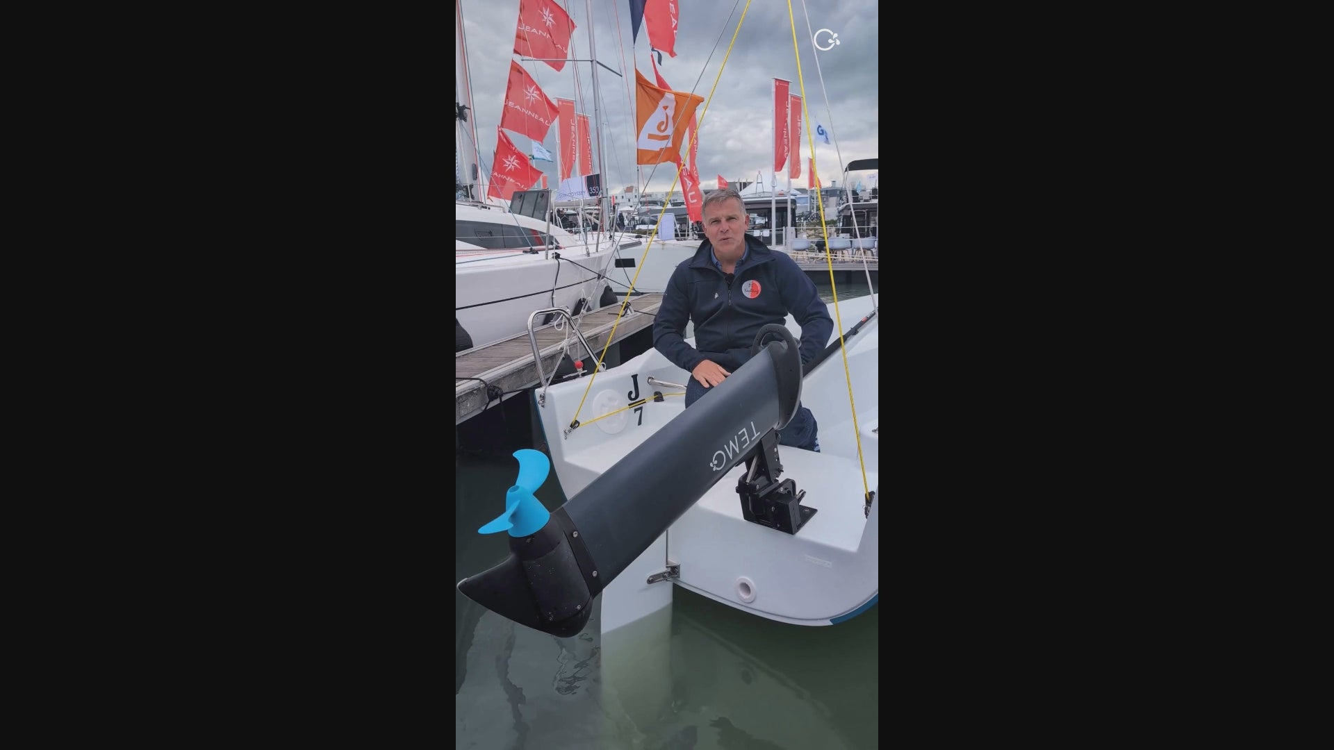 Charger la vidéo: Les avantages d'avoir un TEMO·1000 sur un voilier J7