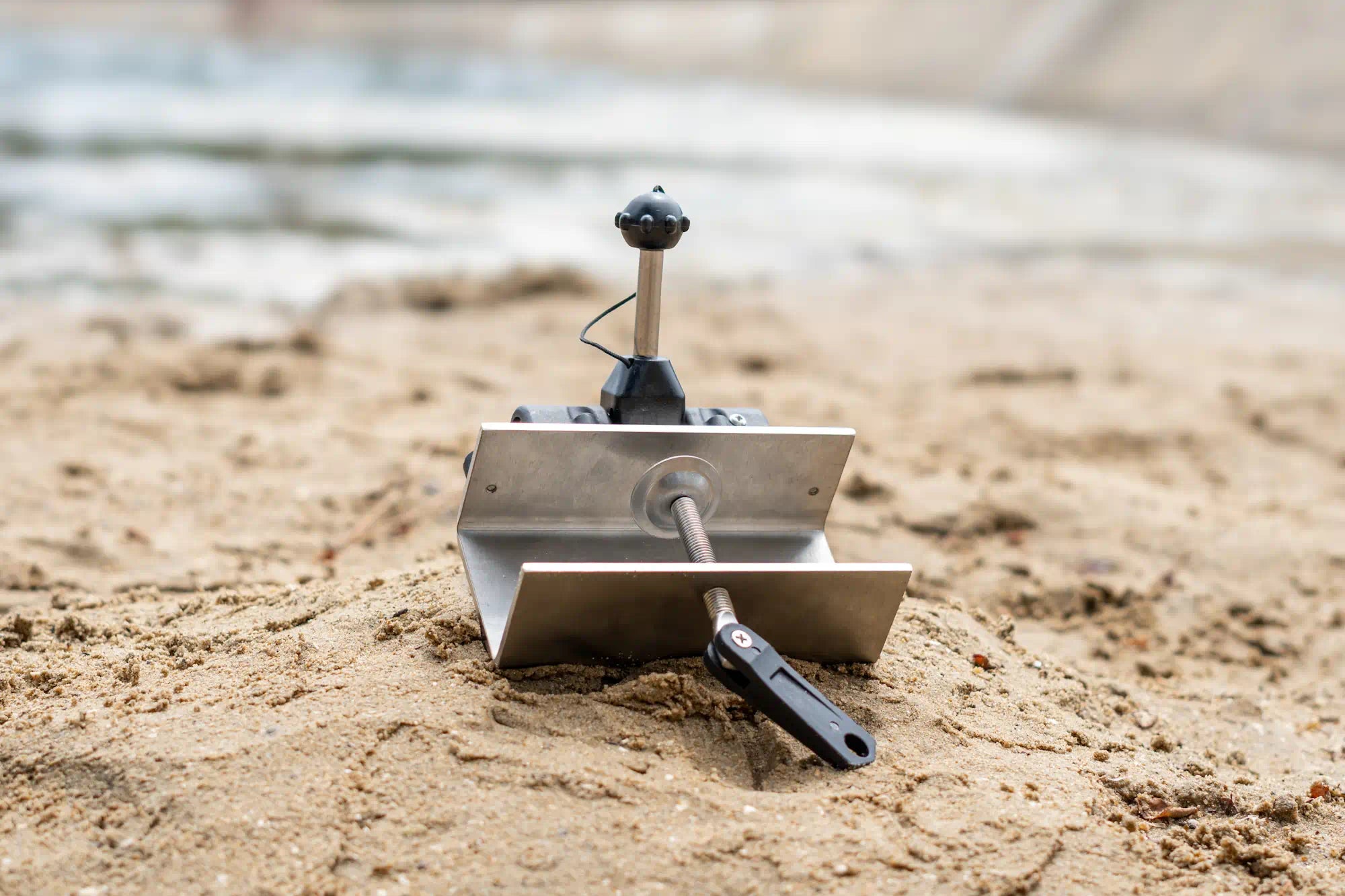 Interior view of the removable rowlock interface for the TEMO·450 outboard motor.