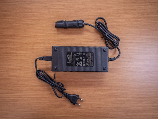 TEMO·1000 battery charger 